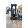 Image 2 : CLARK EOG-25 ELECTRIC FORKLIFT (UNKNOWN RUNNING CONDITION, BROKEN KEY, CORRODED BATTERY)