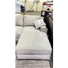 Image 2 : 3 PIECE GREY SECTIONAL SOFA WITH OTTOMAN
