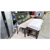 Image 2 : LOT OF ASSORTED ITEMS INCLUDING; CHAIRS, MIRROR, BASKETS & MORE