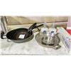 Image 2 : SHELF OF ASSORTED ITEMS INCLUDING; CUTTING BOARDS, BAKING SHEETS, ALUMINUM FOIL, PANS & MORE