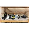 Image 1 : LOT OF ASSORTED ITEMS INCLUDING; ROBOT VACUUM, LIGHTING, BATTERY CHARGER & MORE