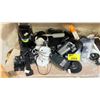 Image 2 : LOT OF ASSORTED ITEMS INCLUDING; ROBOT VACUUM, LIGHTING, BATTERY CHARGER & MORE