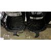 Image 2 : LOT OF 4 GOURMIA AIR FRYERS