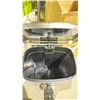 Image 2 : AMAZON BASICS RECTANGLE SOFT-CLOSE TRASH CAN WITH HIGH BASE