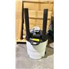 Image 2 : AMAZON BASICS 12-GALLON 5HP WET/DRY VACUUM (GREY)