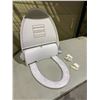 Image 2 : NAVISANI TOILET SEAT WITH AUTOMATIC SEAT COVERS