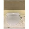 Image 3 : NAVISANI TOILET SEAT WITH AUTOMATIC SEAT COVERS