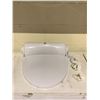 Image 3 : NAVISANI TOILET SEAT WITH AUTOMATIC SEAT COVERS