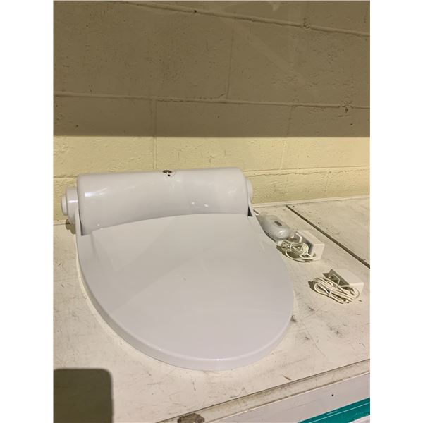 NAVISANI TOILET SEAT WITH AUTOMATIC SEAT COVERS