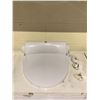 Image 3 : NAVISANI TOILET SEAT WITH AUTOMATIC SEAT COVERS