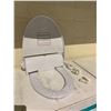 Image 2 : NAVISANI TOILET SEAT WITH AUTOMATIC SEAT COVERS