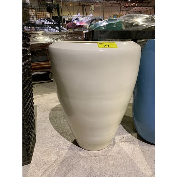 LARGE PLANTER POT