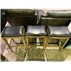 Image 2 : 3-PC STUDDED BAR STOOL SET