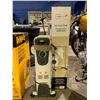 Image 1 : PORTABLE HEATER & MAINSTAYS GARMENT RACK