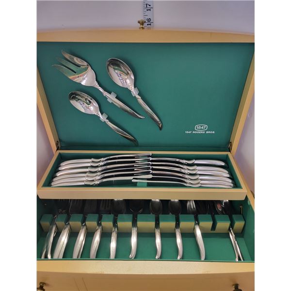 Boxed 1847 Rogers Bros. Wedding Cutlery Set