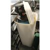 Image 1 : WATER SOFTENER W/ BRINE TANK. MODEL: WG835