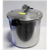 Image 1 : PRESTO 23 QUART PRESSURE CANNER