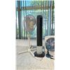 Image 2 : 2 ELECTRIC FLOOR FANS, 2 ELECTRIC TABLE TOP FANS & ELECTRIC DESK LAMP