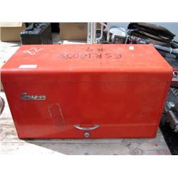 SNAP ON TOOL BOX
