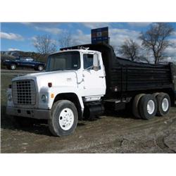 *1975 FORD DUMP TRUCK
