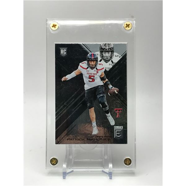 2017 PANINI ELITE PATRICK MAHOMES ROOKIE CARD