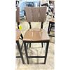 Image 2 : PAIR OF TELESCOPE BLACK METAL / BROWN WOOD GRAIN COMPOSITE OUTDOOR PATIO BAR HEIGHT CHAIRS