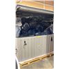 Image 1 : STRONG SPAS PREMIUM SERIES VIENNA 60, SEATING CAPACITY 6-7 NON-LOUNGER, 60 TWO TONE