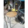 Image 2 : 2 SM. METAL TABLES & 3 CHAIRS