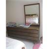 Image 1 : 9 DRAWER DRESSER W/MIRROR