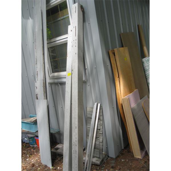 2 ALUMINUM SQUARE TUBING & 4 SM. PIECES OF ALUMINUM TUBING