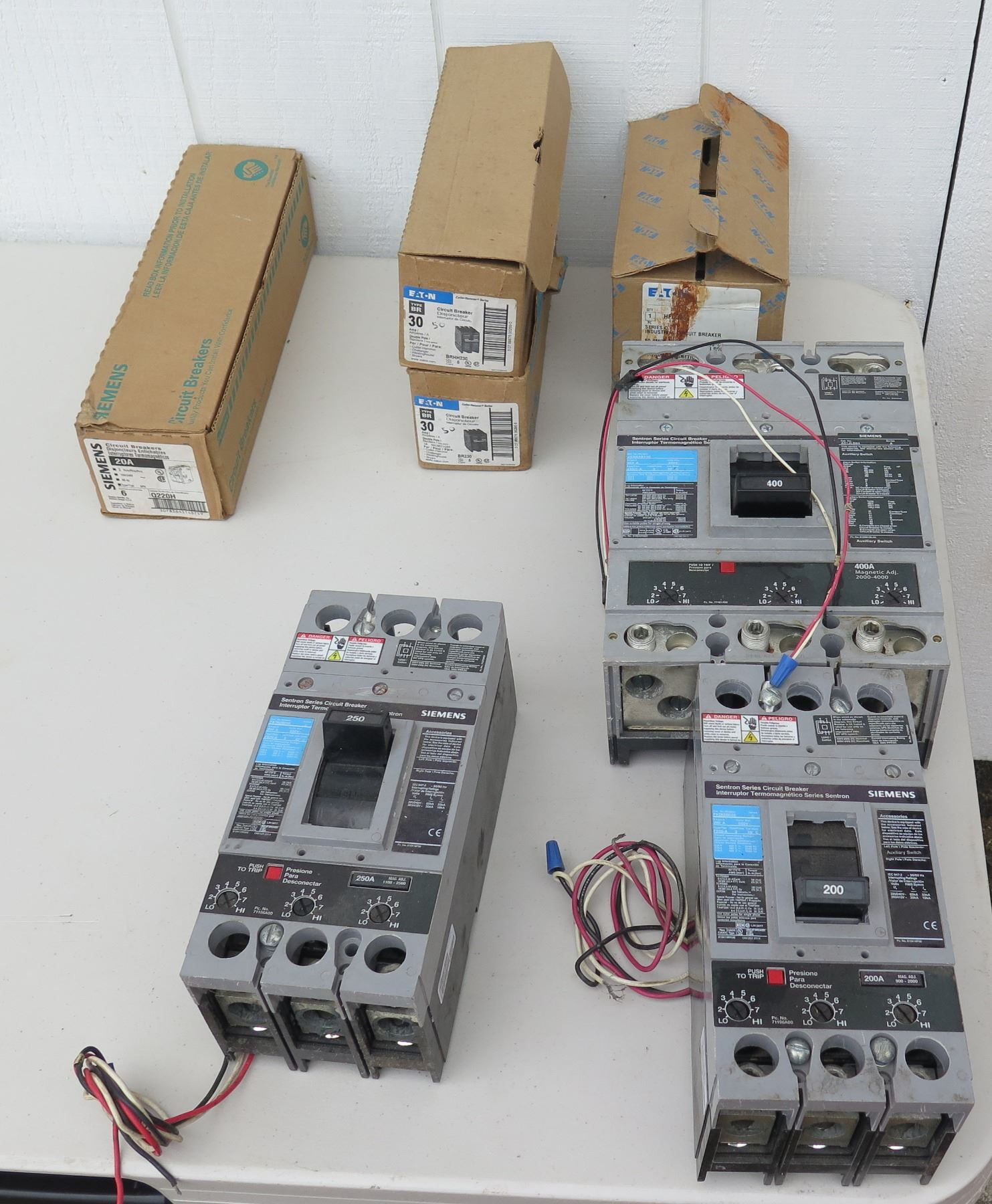 Sentron Relay Multiple Siemens & Eaton Sentron Series Circuit Breakers