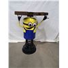 Image 1 : Minion Table