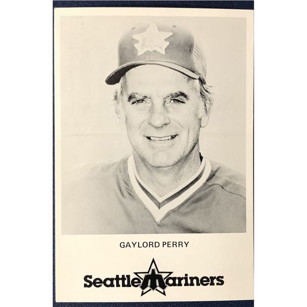 1982 GAYLORD PERRY (HOF) POSTCARD
