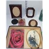 Image 2 : Flat of Photo Frames | One with Antique Picture