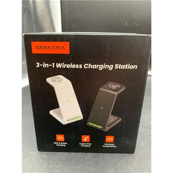 Geekera 3-in-1 Wireless Charging Station