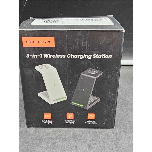 Geekera 3-in-1 Wireless Charging Station