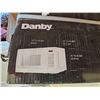 Image 3 : Danby 0.7 cu. ft. Countertop Microwave in White