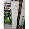 Image 5 : Lot of 2 4'x4'x11" -  White Resin Above Ground Garden Boxes