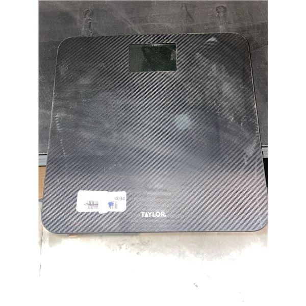 Taylor Digital Scale and Wireless Tree Charger Stand