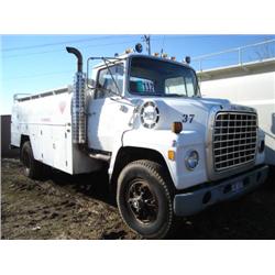 FORD F800 S/A FUEL TRUCK, s/n F181DVD882097