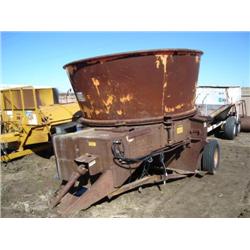 HAY BUSTER ROUND BALE ROTO PORTABLE HAY GRINDER, s/n N/A