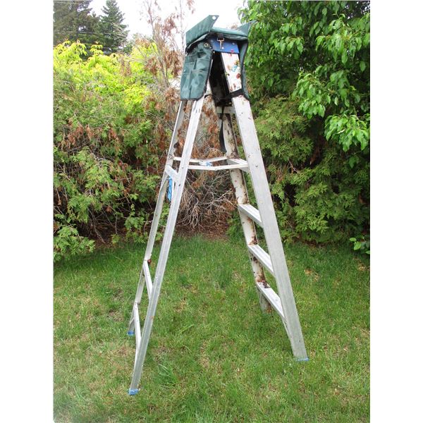 6' Folding Aluminium Step Ladder w/Ladder Tool Pouch