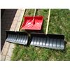 Image 2 : (3) Snow Shovels