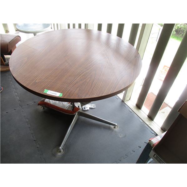 36" Dia. Table w/Steel Base