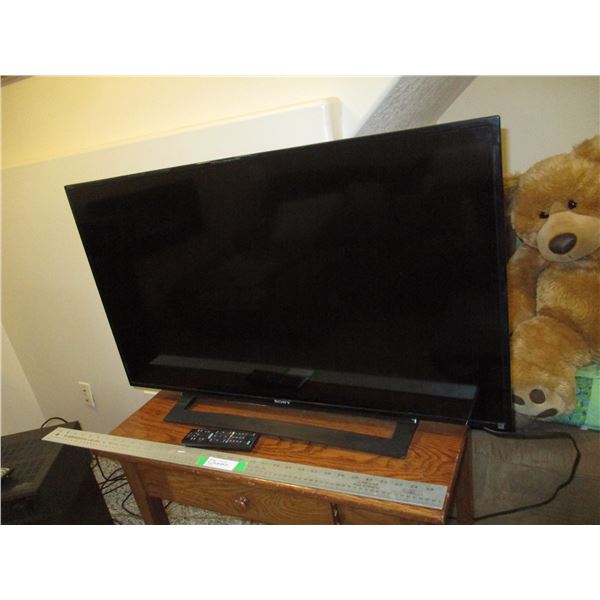 40  Sony BRAVIA LED Flatscreen TV w/Remote (Model # KDL-40R350B)