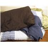 Image 2 : (4) Blankets & (1) Duvet Cover