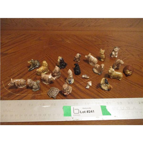 (20) Red Rose Tea Collectable Wade Figurines / Knick-Knacks (Some Damaged)
