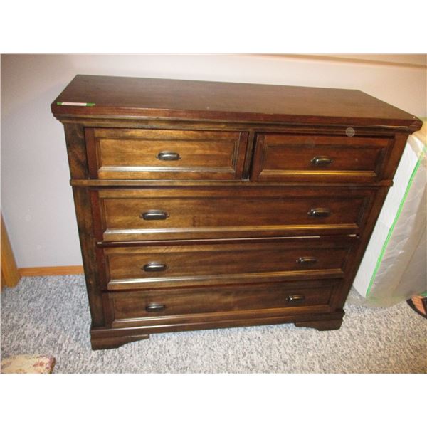 2015 Samson Int. 5 Drawer Dresser (Top Corner Damage) - HEAVY