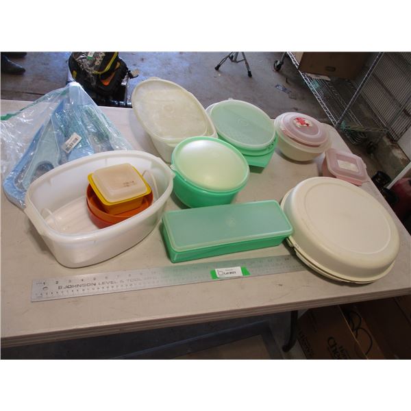 (10+ pcs) Tupperware & Mattress Wedge/Lifters