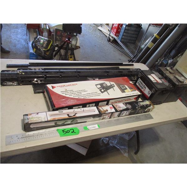 Pet Gate, Flatscreen Wall Mount(Unsure if Complete), (2) Used 12v Batteries & (1 pr) 5th Wheel Box R